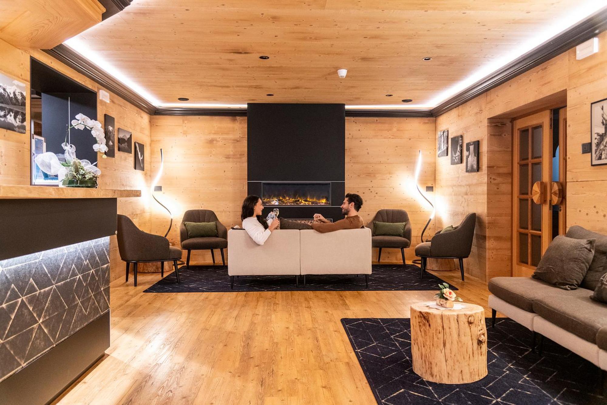 Hotel Alpino Wellness & Spa Peio Fonti Bagian luar foto