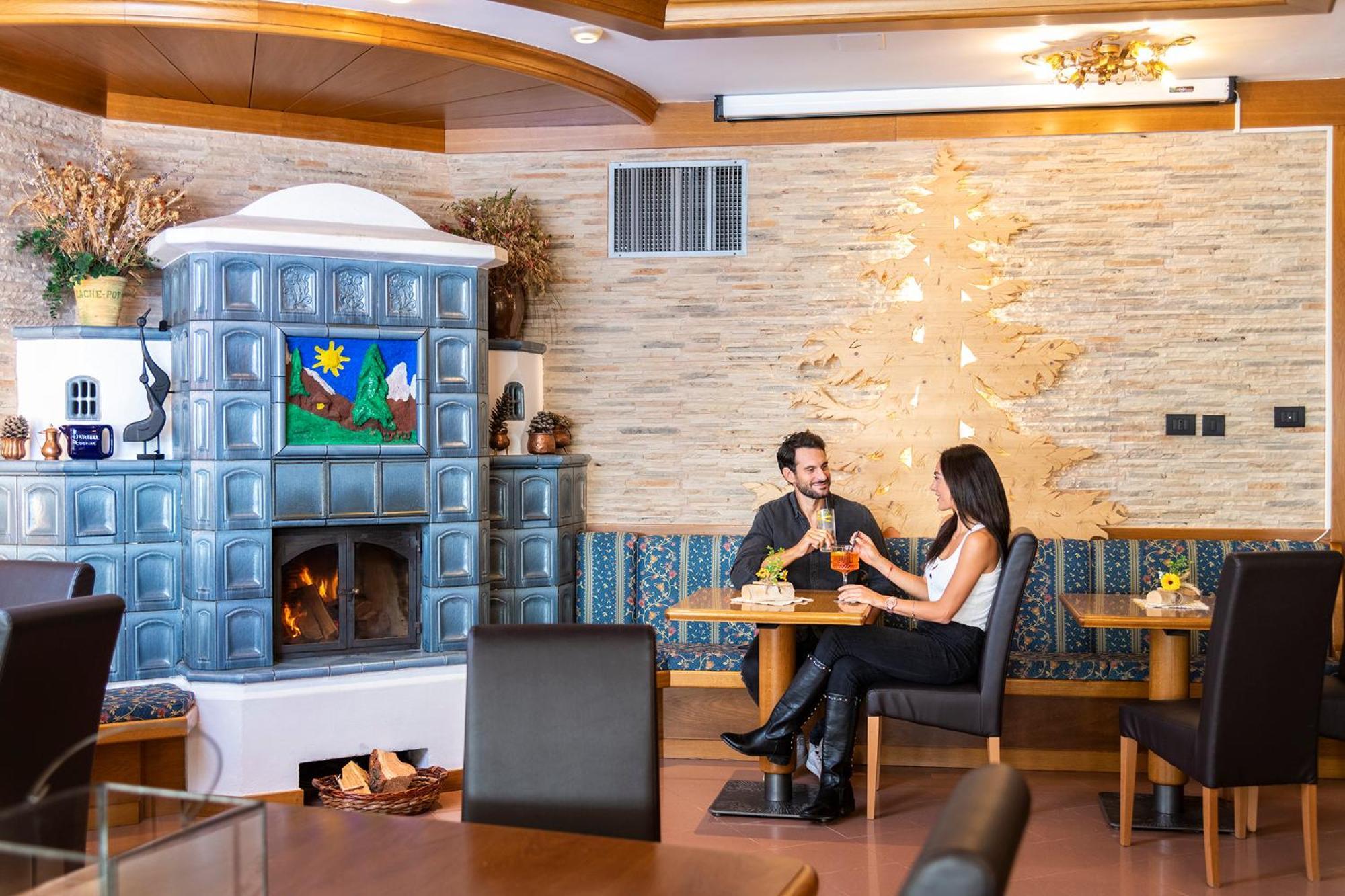Hotel Alpino Wellness & Spa Peio Fonti Bagian luar foto