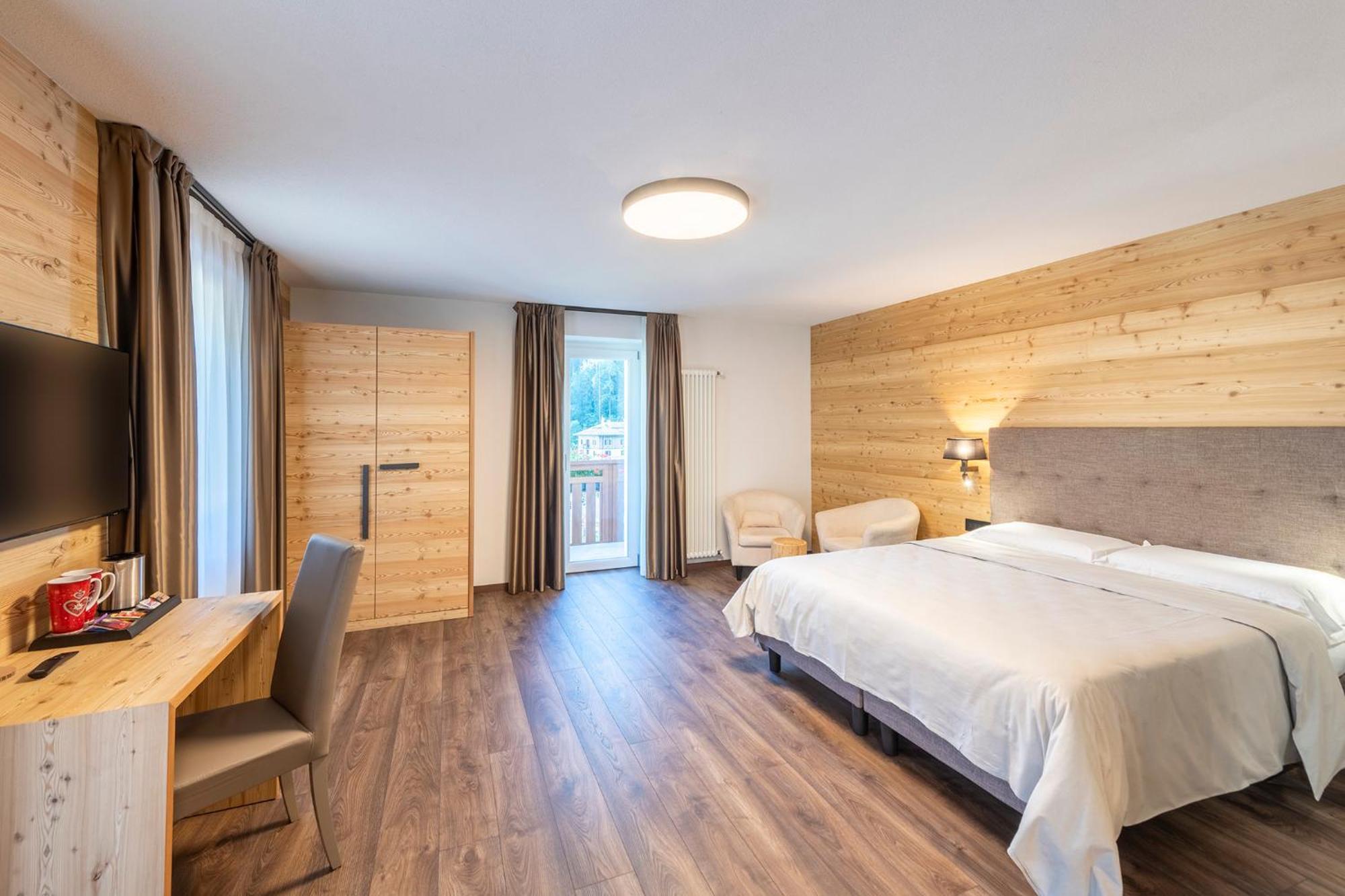 Hotel Alpino Wellness & Spa Peio Fonti Bagian luar foto