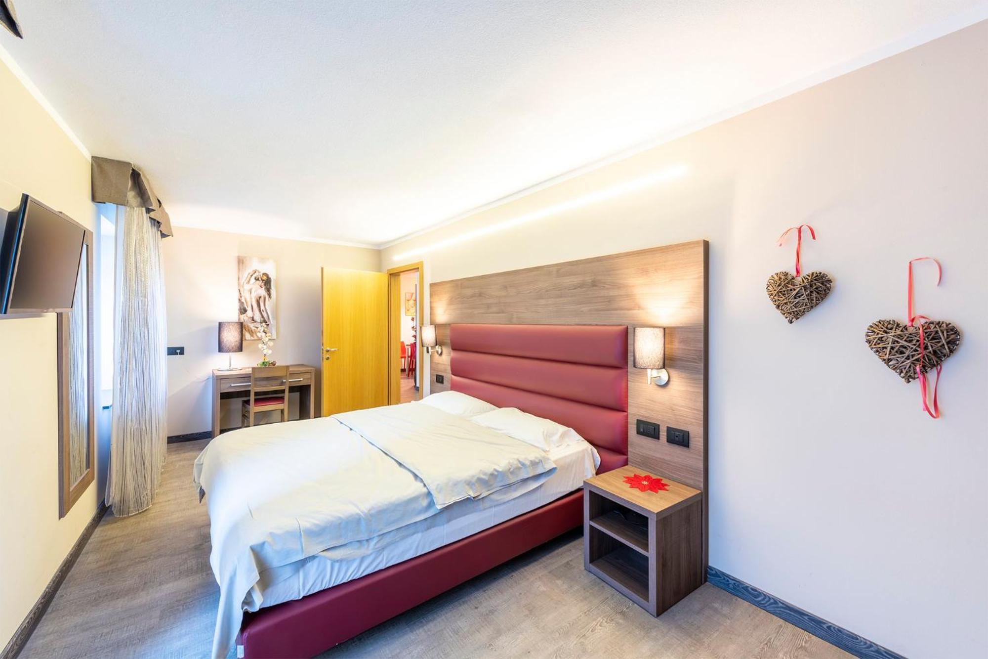 Hotel Alpino Wellness & Spa Peio Fonti Bagian luar foto