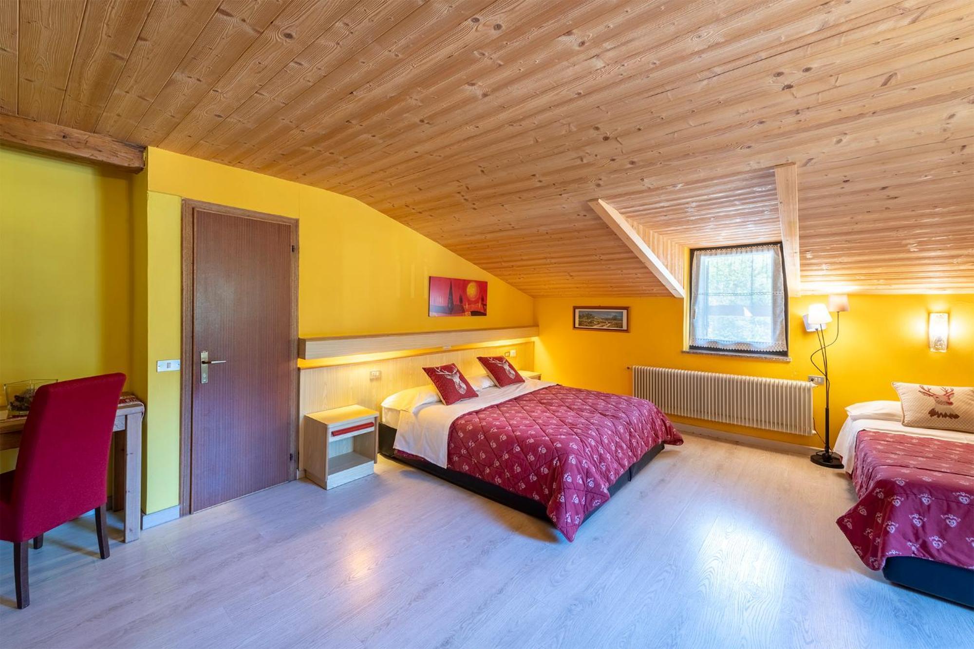 Hotel Alpino Wellness & Spa Peio Fonti Bagian luar foto
